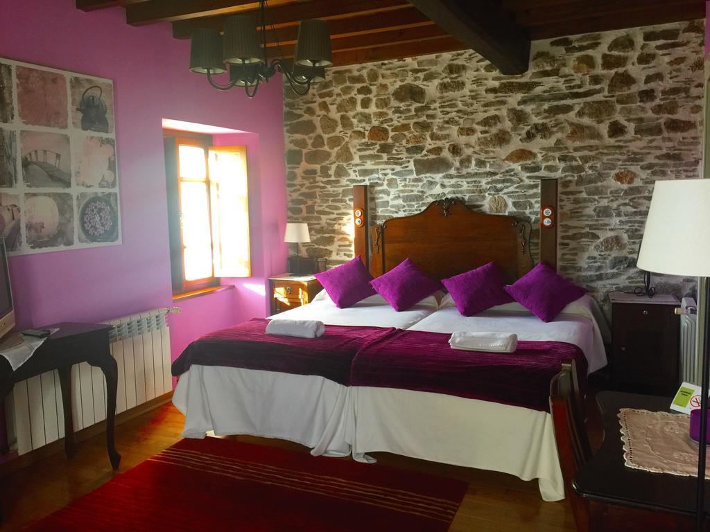 Maison d'hôtes Os Tres Teixos à San Acisclo Extérieur photo