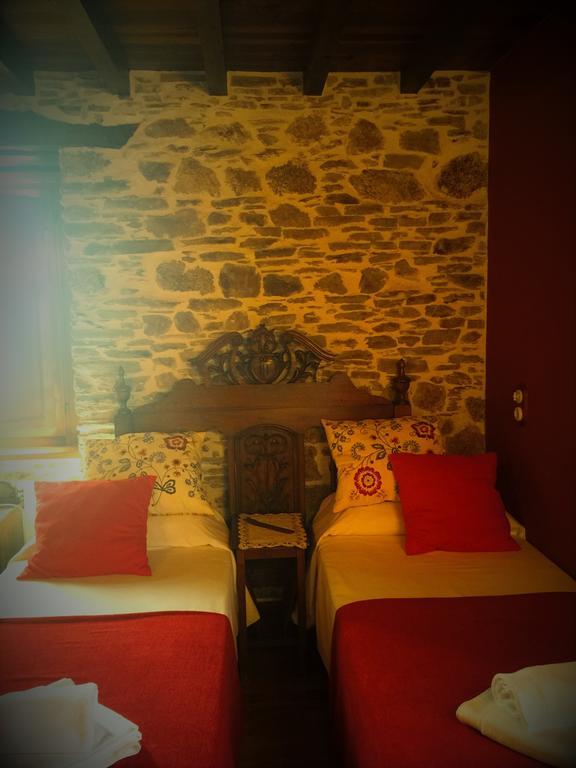 Maison d'hôtes Os Tres Teixos à San Acisclo Extérieur photo