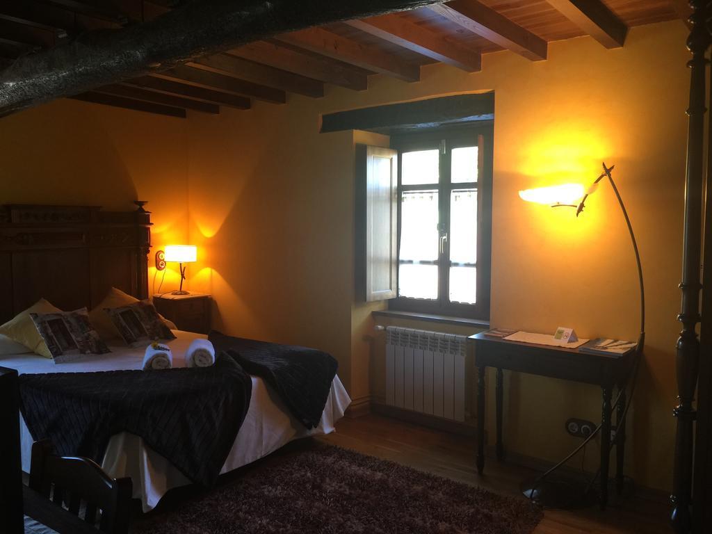 Maison d'hôtes Os Tres Teixos à San Acisclo Extérieur photo