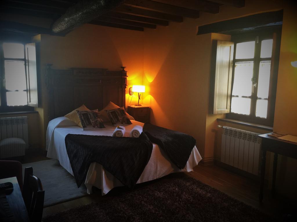 Maison d'hôtes Os Tres Teixos à San Acisclo Extérieur photo