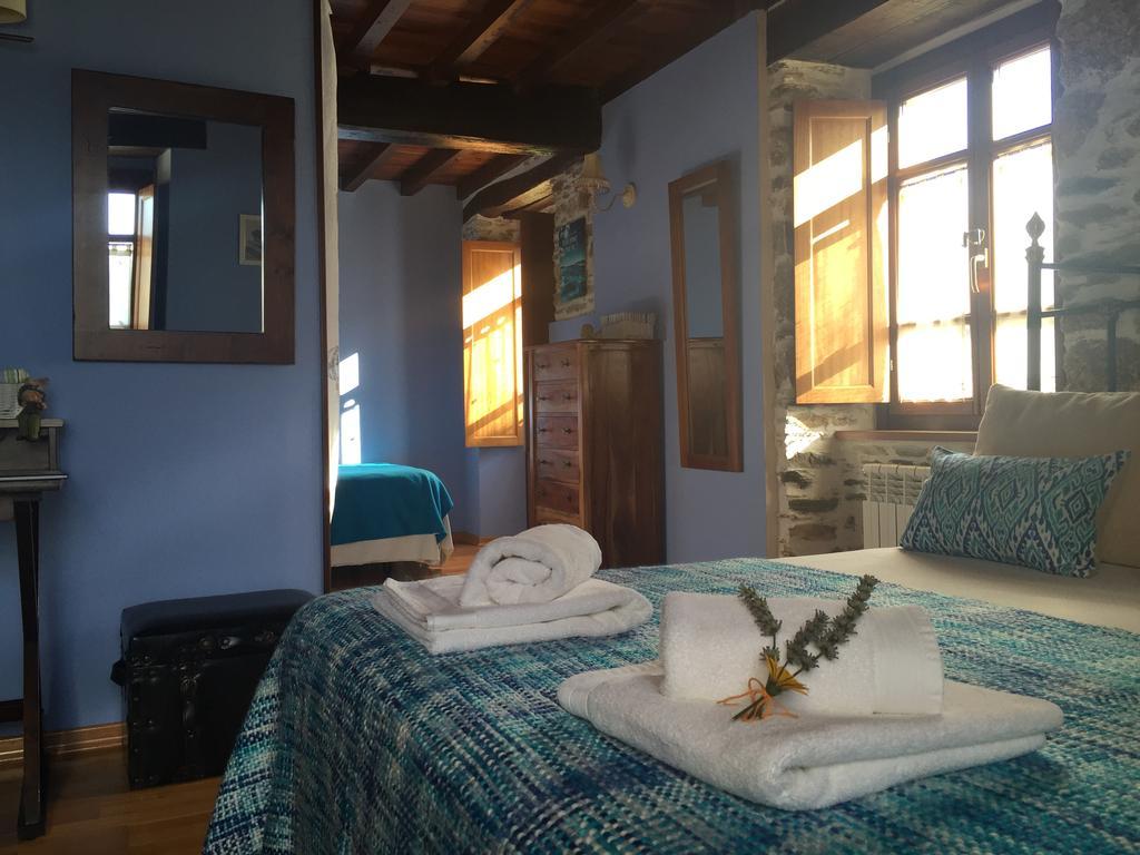 Maison d'hôtes Os Tres Teixos à San Acisclo Extérieur photo