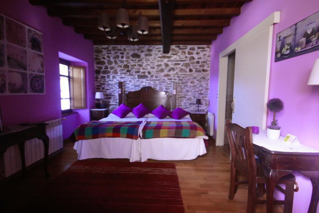 Maison d'hôtes Os Tres Teixos à San Acisclo Extérieur photo