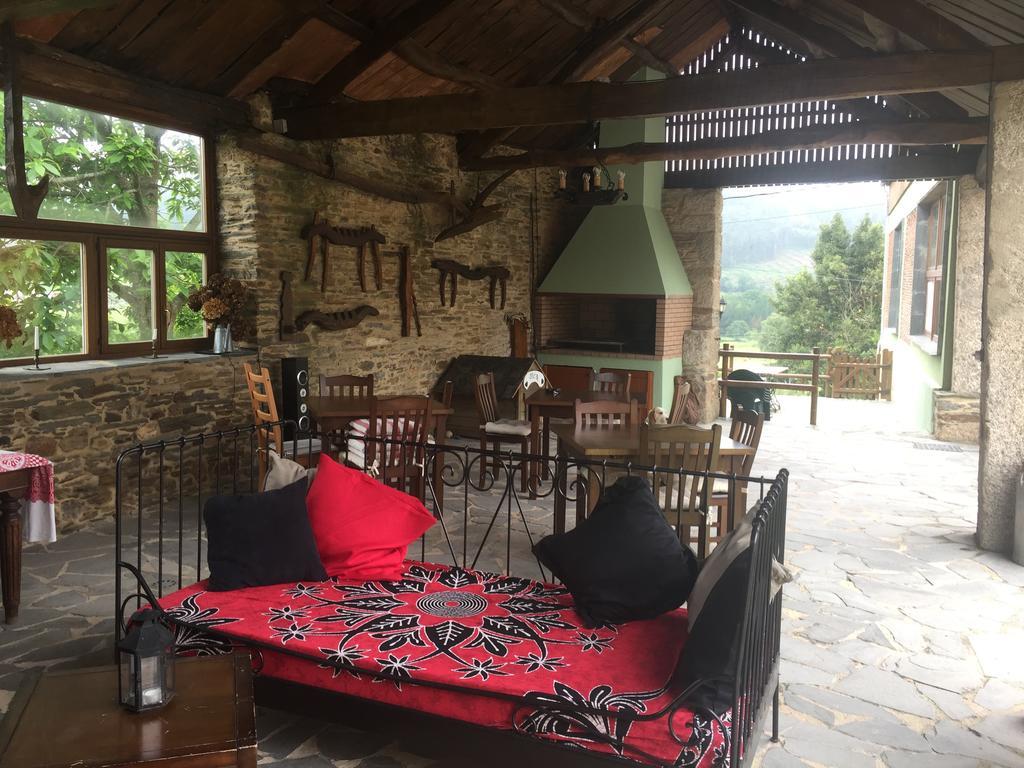Maison d'hôtes Os Tres Teixos à San Acisclo Extérieur photo