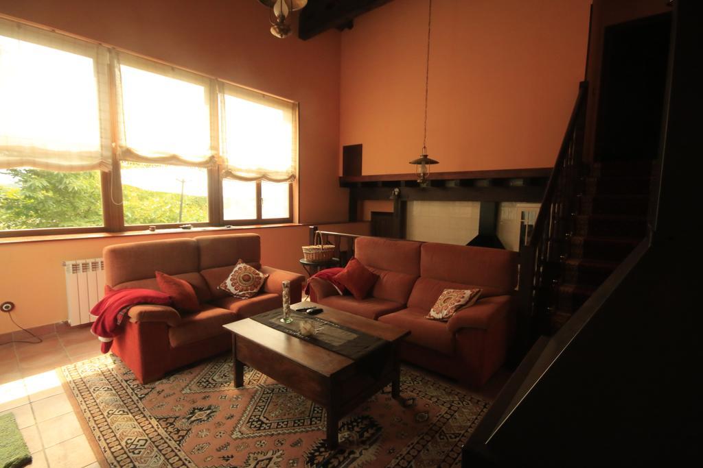 Maison d'hôtes Os Tres Teixos à San Acisclo Extérieur photo