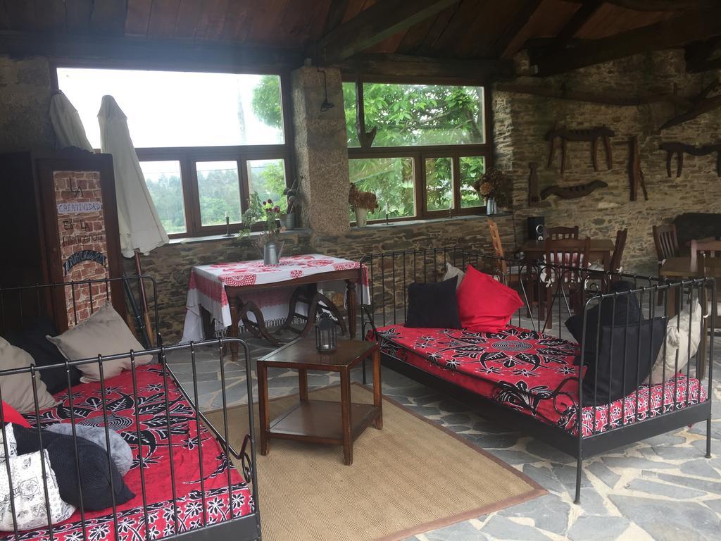 Maison d'hôtes Os Tres Teixos à San Acisclo Extérieur photo