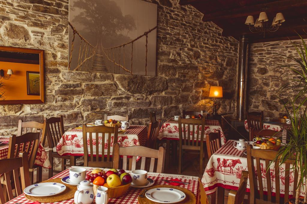 Maison d'hôtes Os Tres Teixos à San Acisclo Extérieur photo