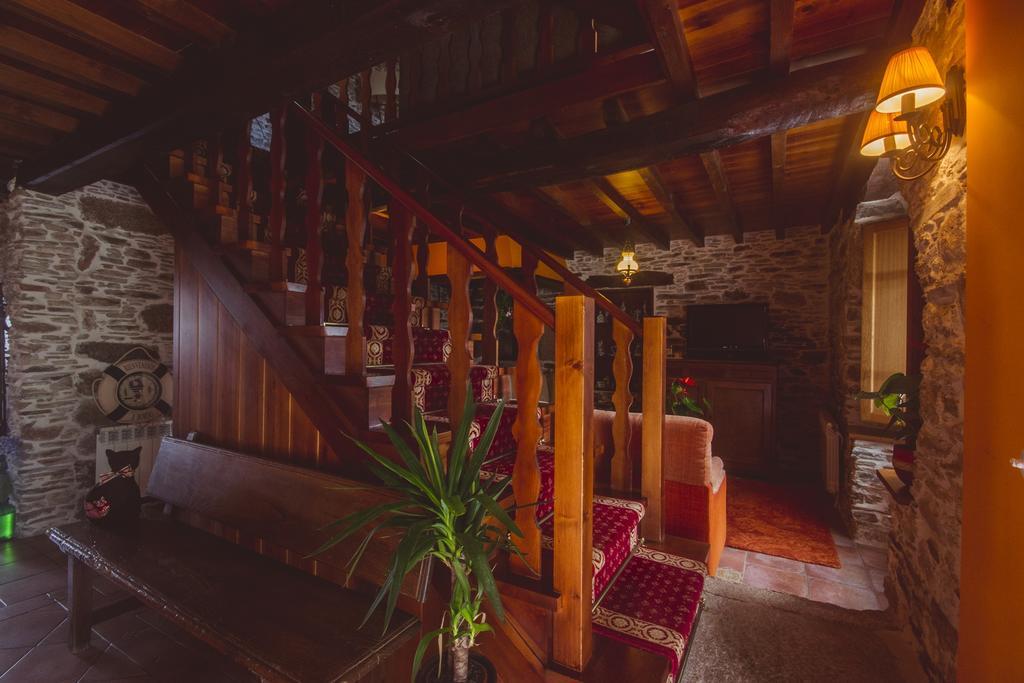 Maison d'hôtes Os Tres Teixos à San Acisclo Extérieur photo